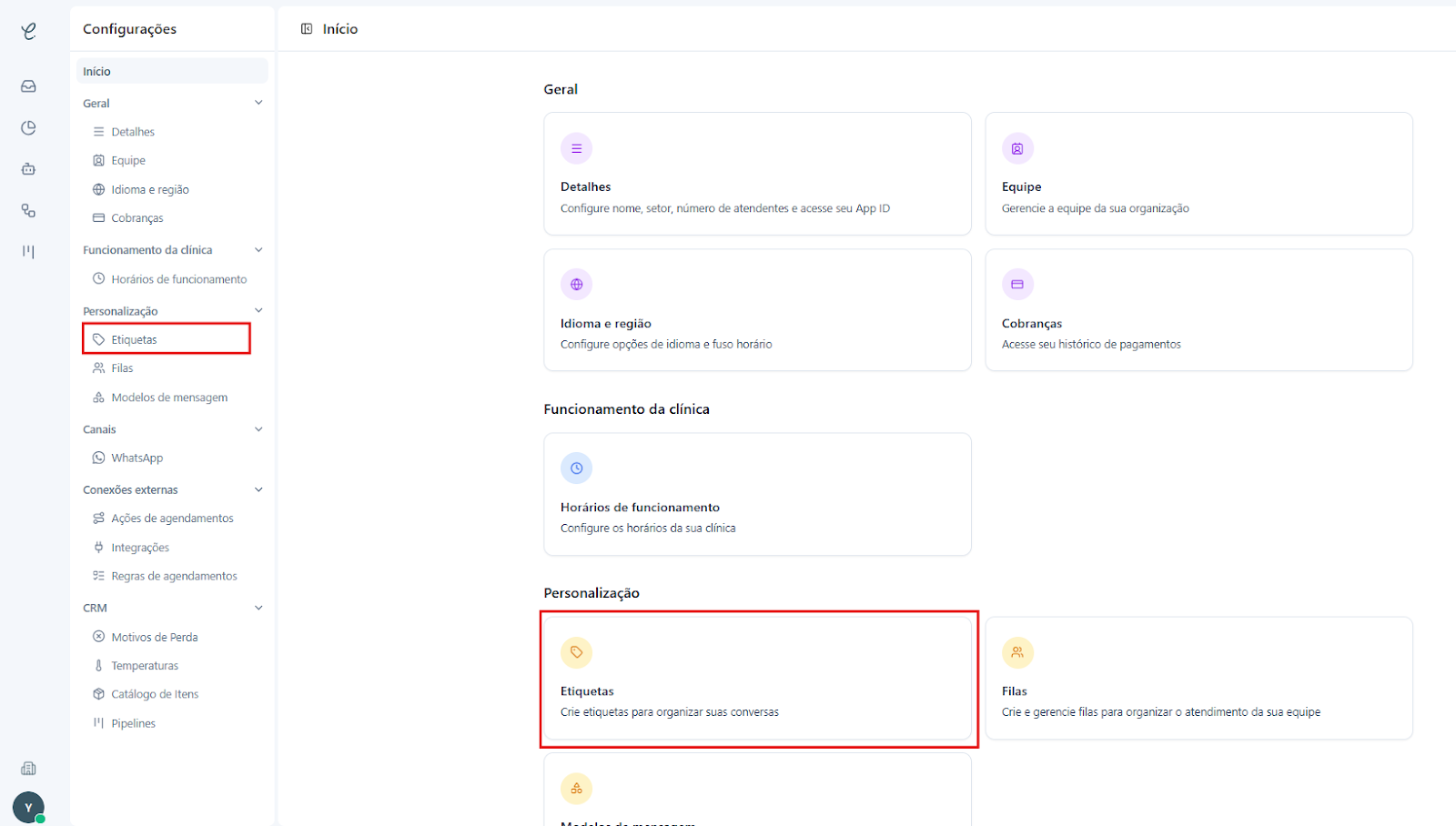 Tela de configurações da Clinia com a opção Etiquetas em destaque
