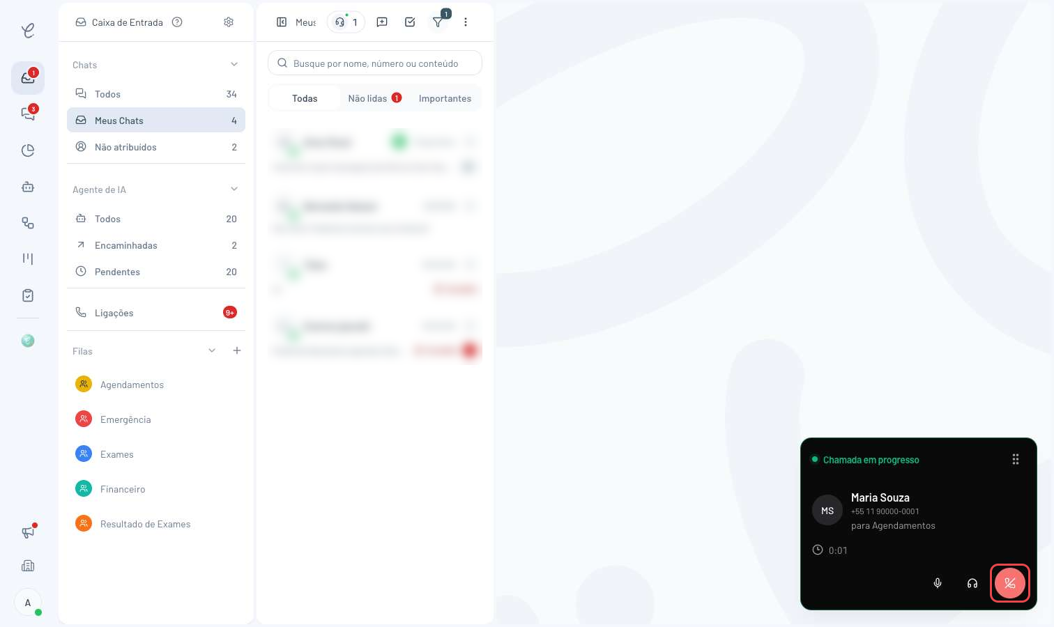 Caixa de Entrada com o cartão Chamada em progresso, mostrando o tempo de ligação e os botões de silenciar, dispositivos de áudio e encerrar, com Encerrar destacado
