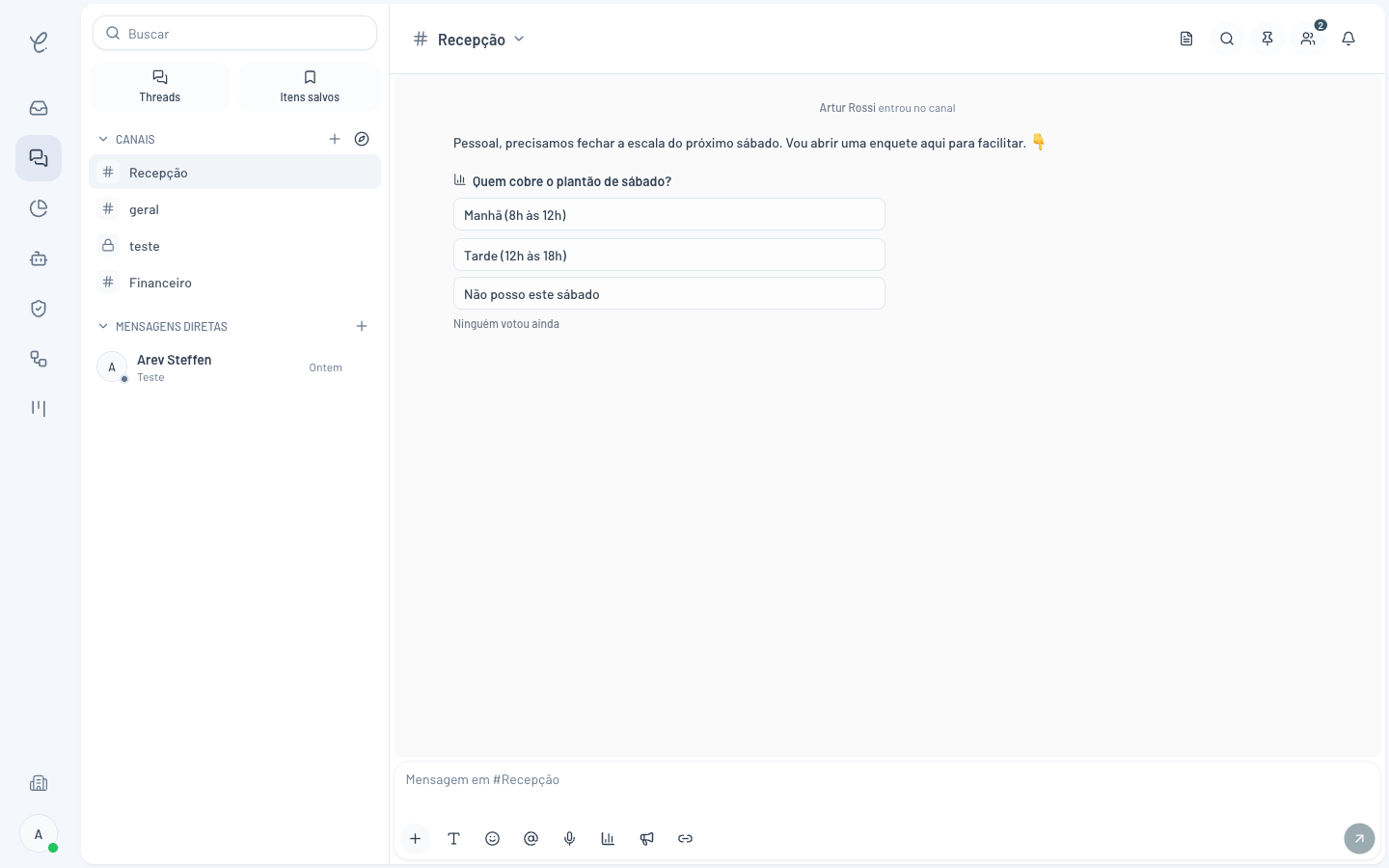 Enquete publicada em um canal do chat interno da Clinia aguardando votos