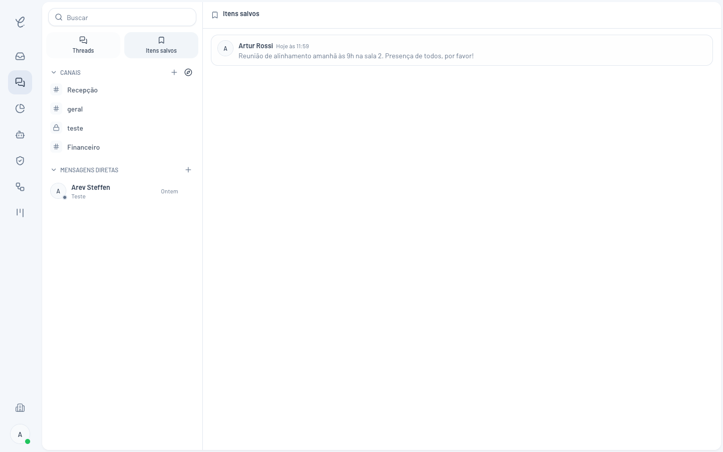 Vista Itens salvos do chat interno da Clinia com uma mensagem guardada