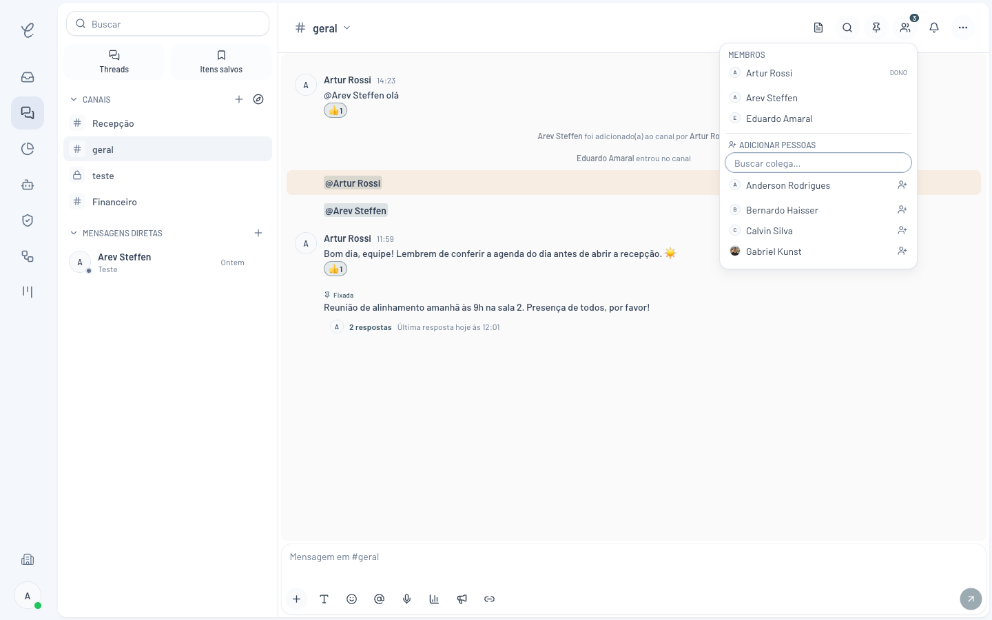 Janela de membros do canal na Clinia com a lista de participantes e o campo Adicionar pessoas