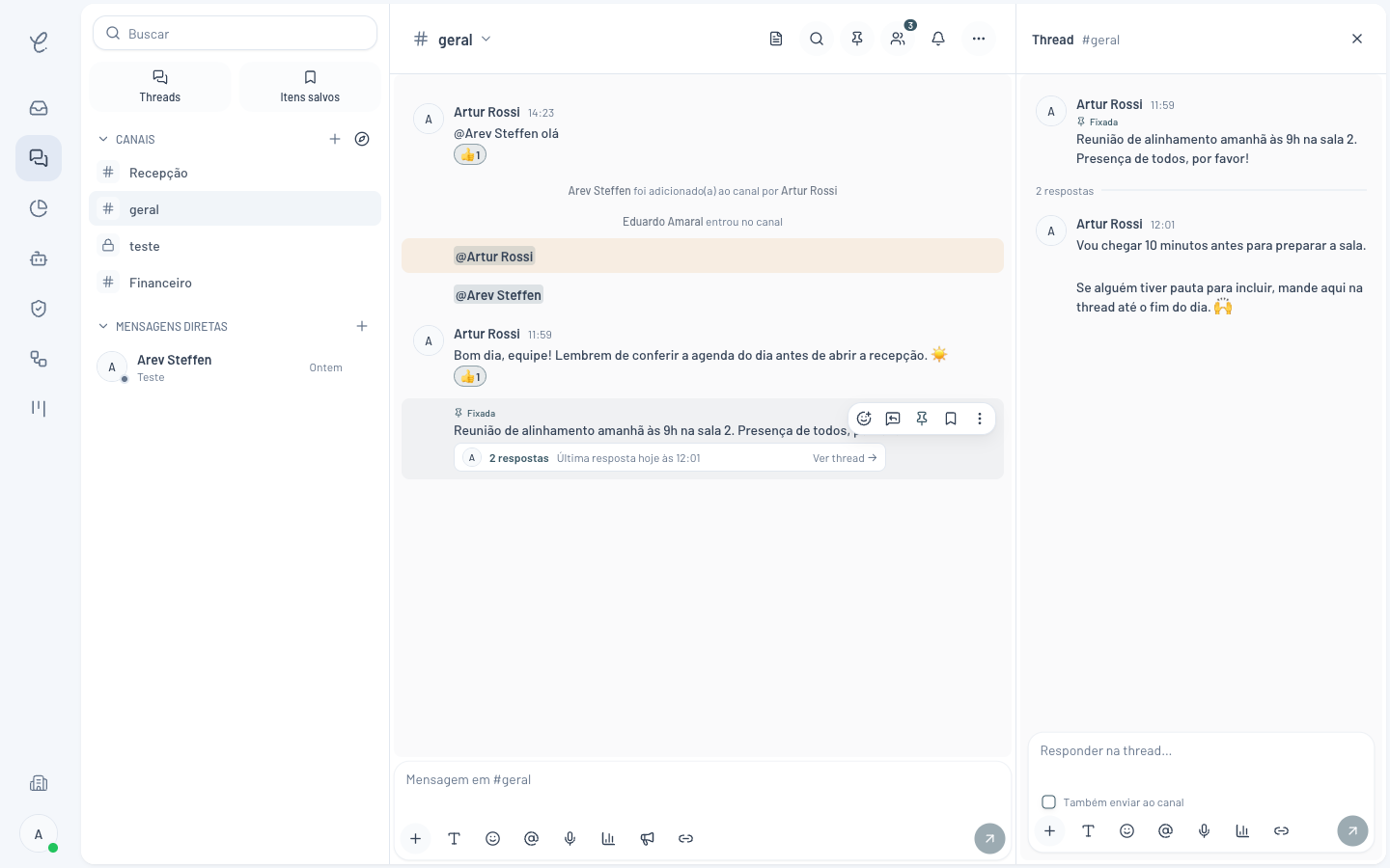 Painel de thread aberto na Clinia com a mensagem original e duas respostas