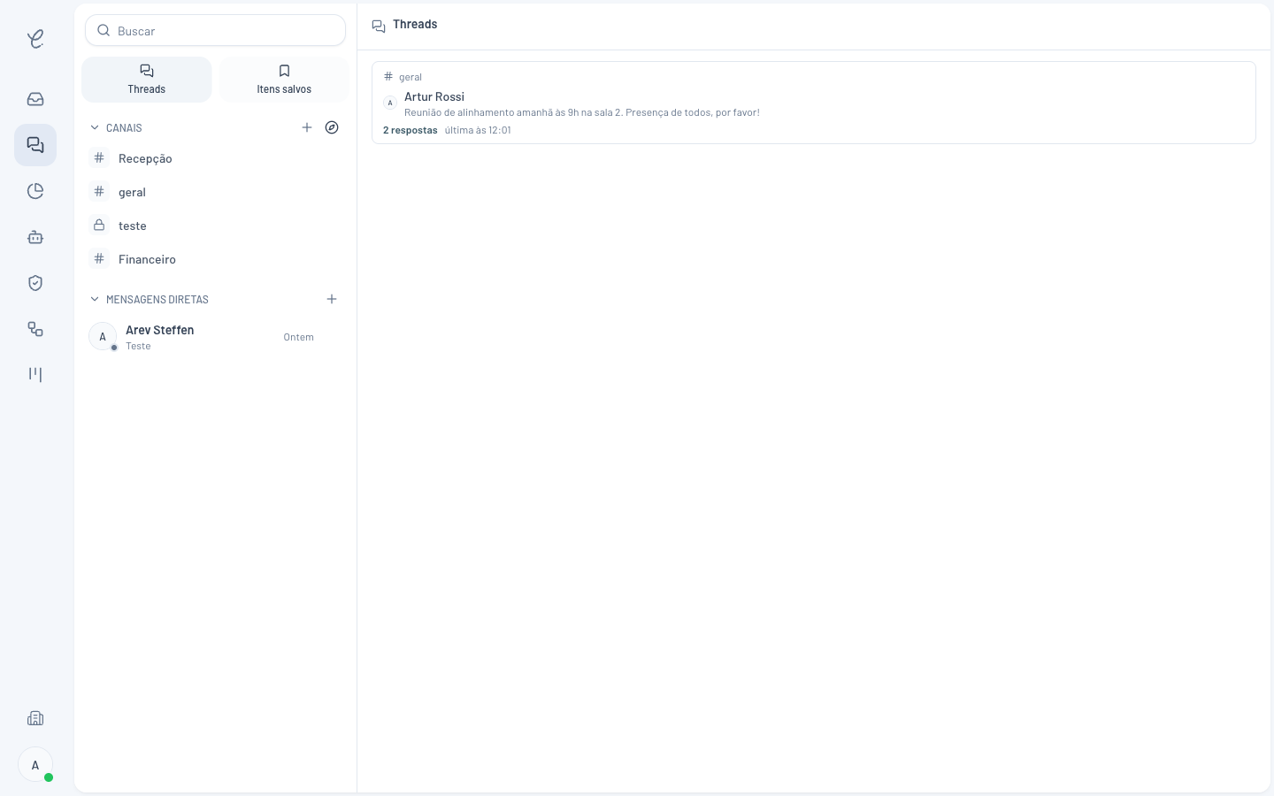 Vista Threads do chat interno da Clinia reunindo as conversas em thread do usuário