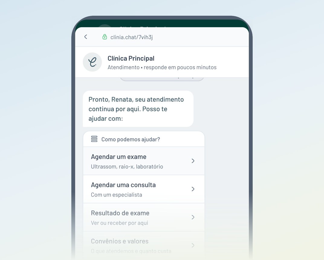 Celular com o Web Chat da clínica aberto: a conversa continua do WhatsApp e o paciente escolhe entre agendar um exame, agendar uma consulta, resultado de exame e outras opções